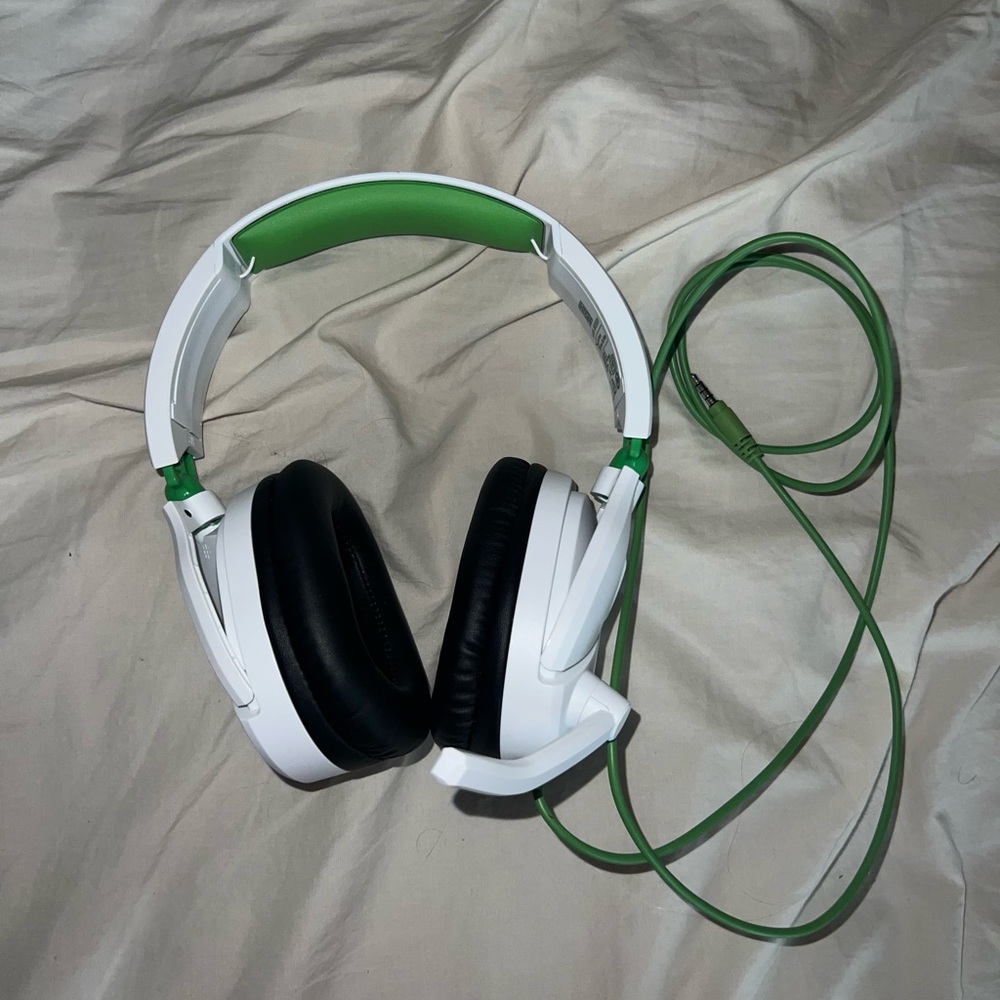 TURTLE BEACH HEAD SET